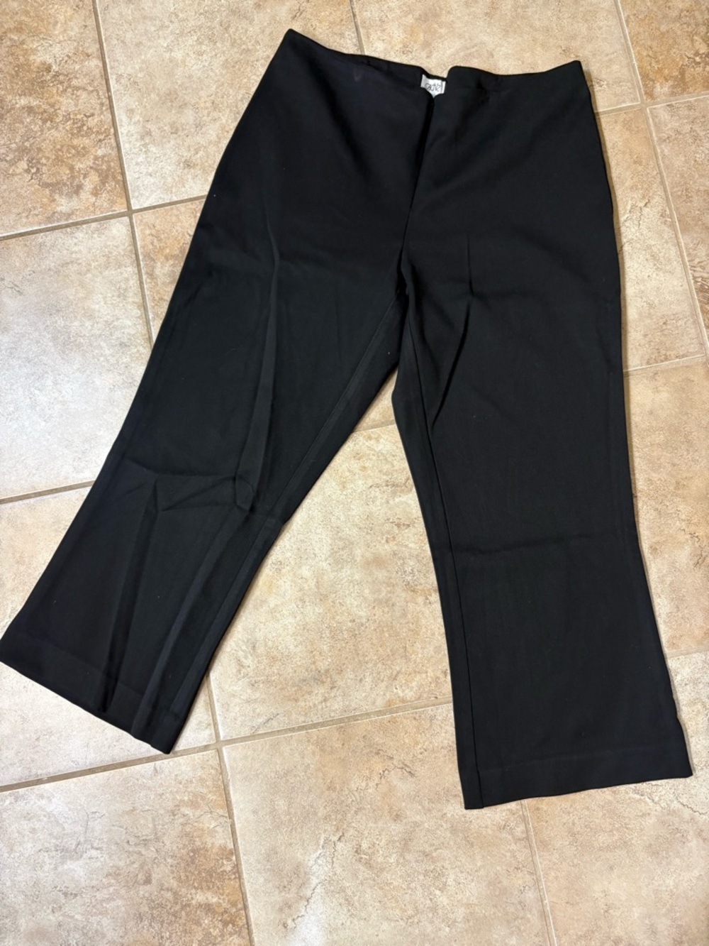 ▪️Cache Black Cropped Pants with Front Zipper Detail